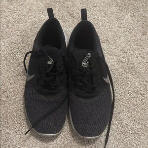 Nike Flex Experience Run 10 Shoes Black White Szs 8.5 Women's CI9964-002